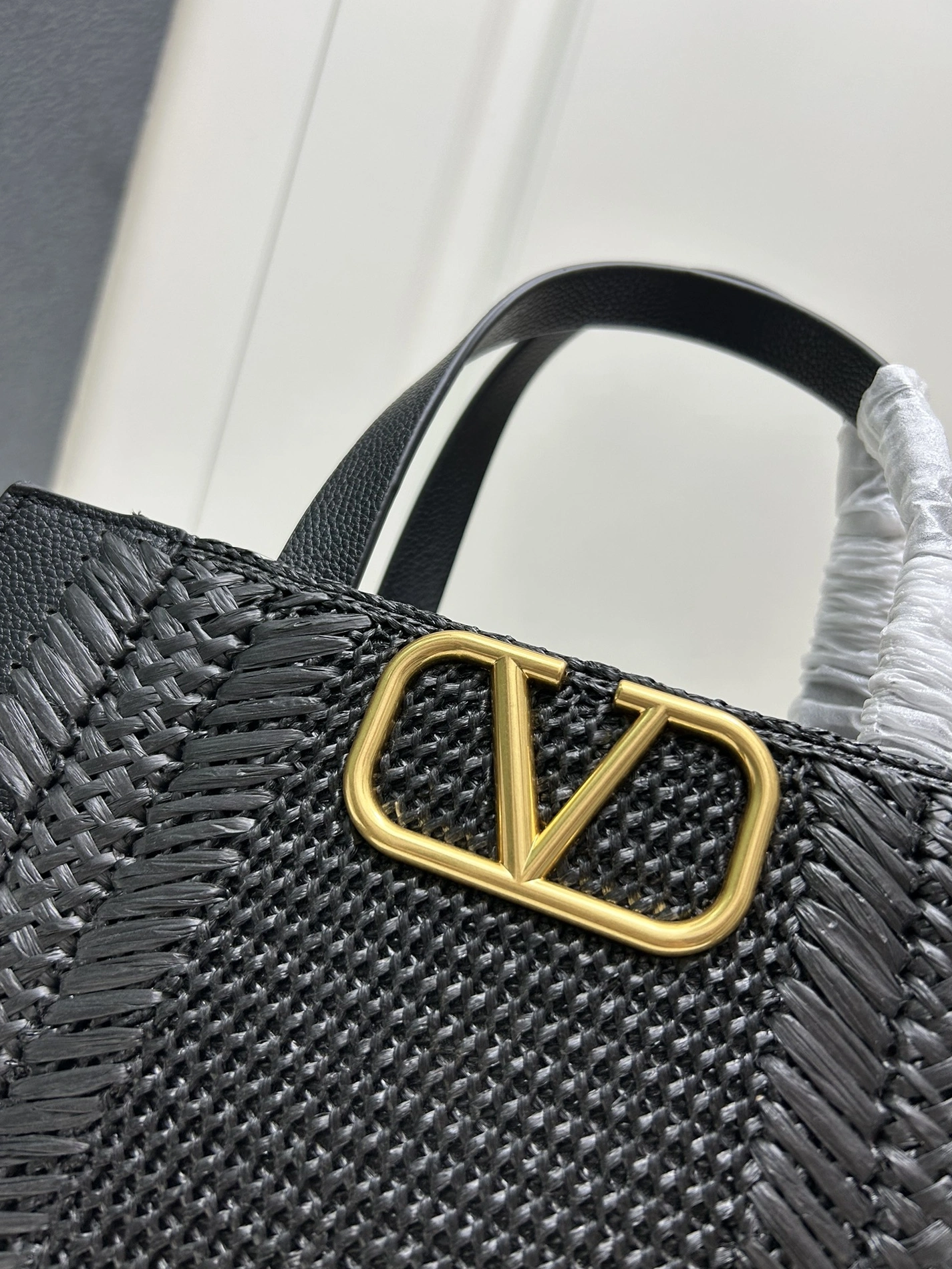 Valentino AAA Quality Handbags For Women Soft 1569