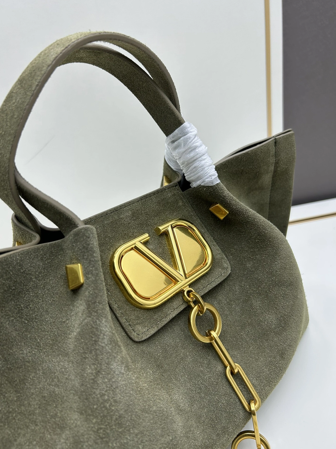 Valentino AAA Quality Handbags For Women Sophisticated 1810