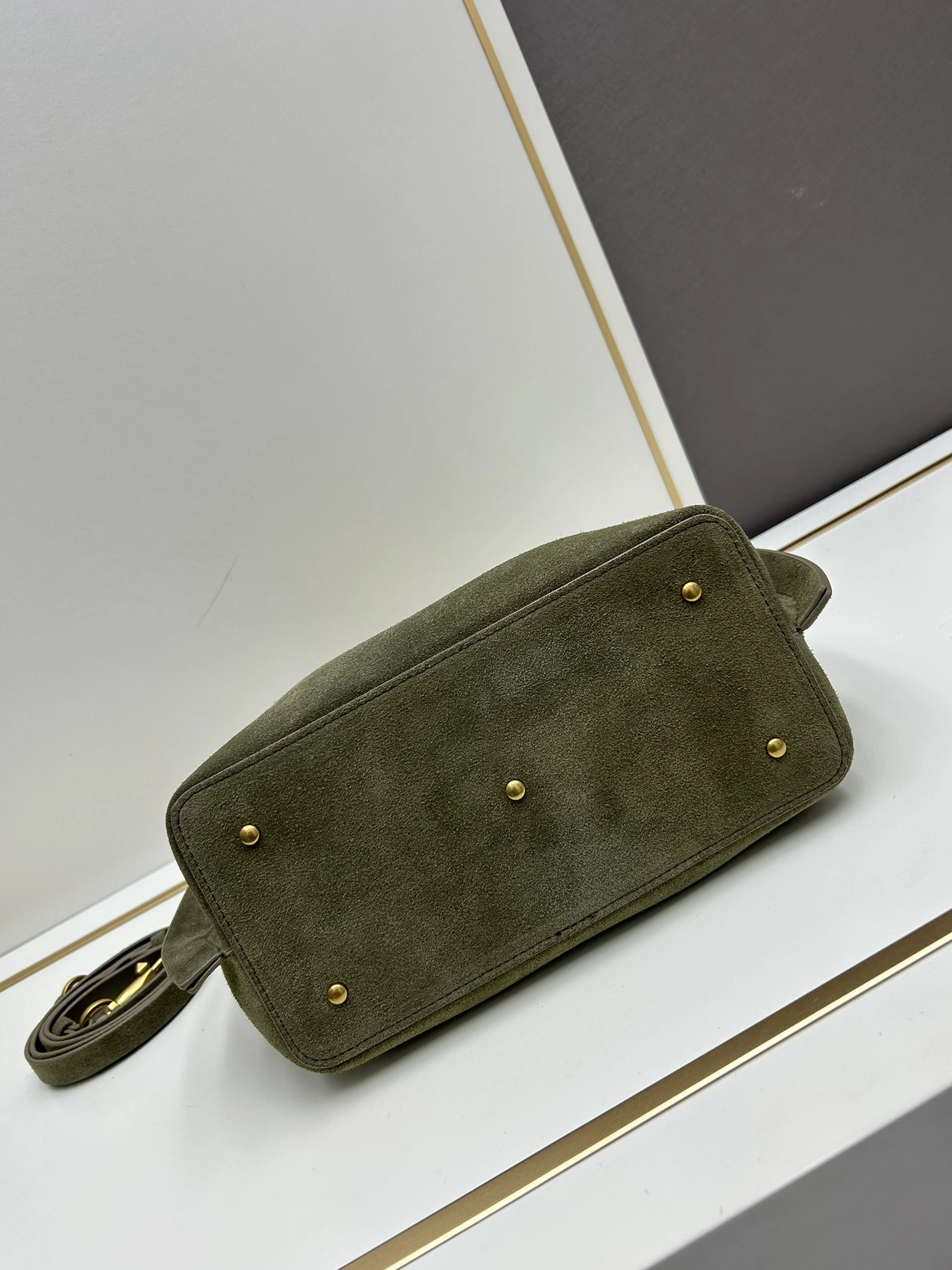 Valentino AAA Quality Handbags For Women Sophisticated 1810