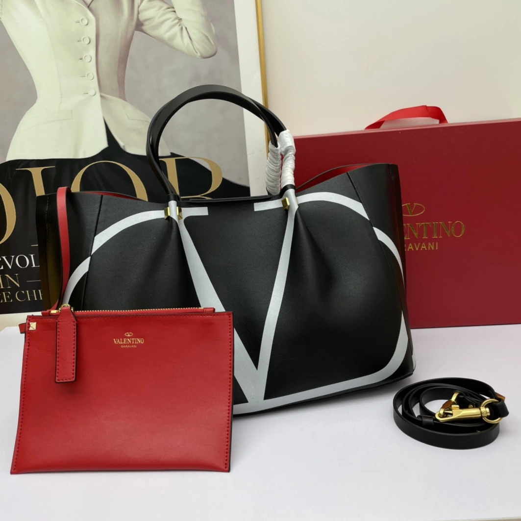 Valentino AAA Quality Handbags For Women StreetReady 6296