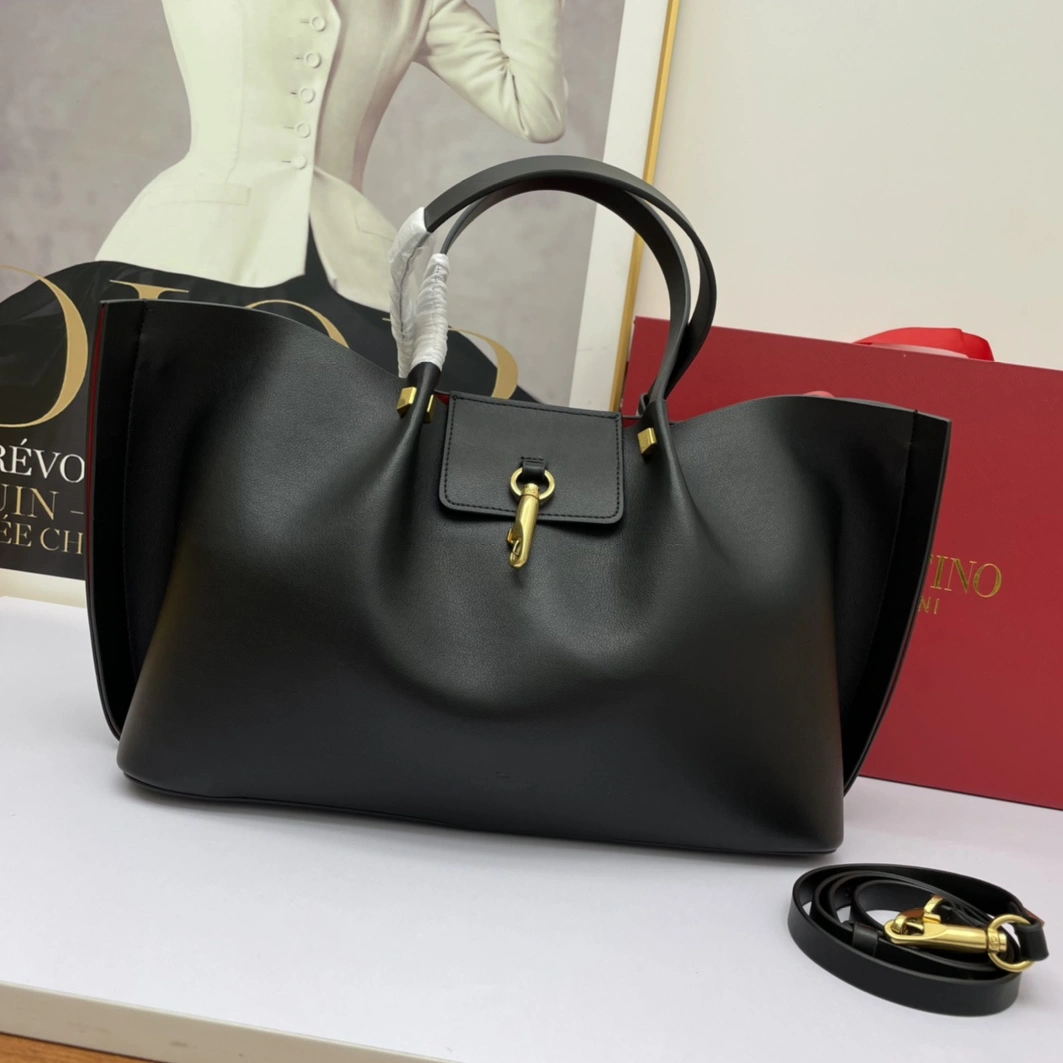 Valentino AAA Quality Handbags For Women StreetReady 6296