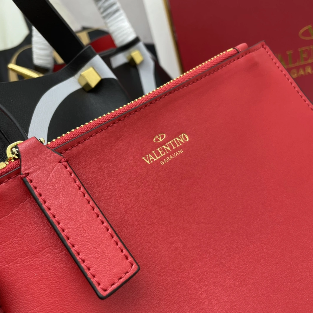 Valentino AAA Quality Handbags For Women StreetReady 6296