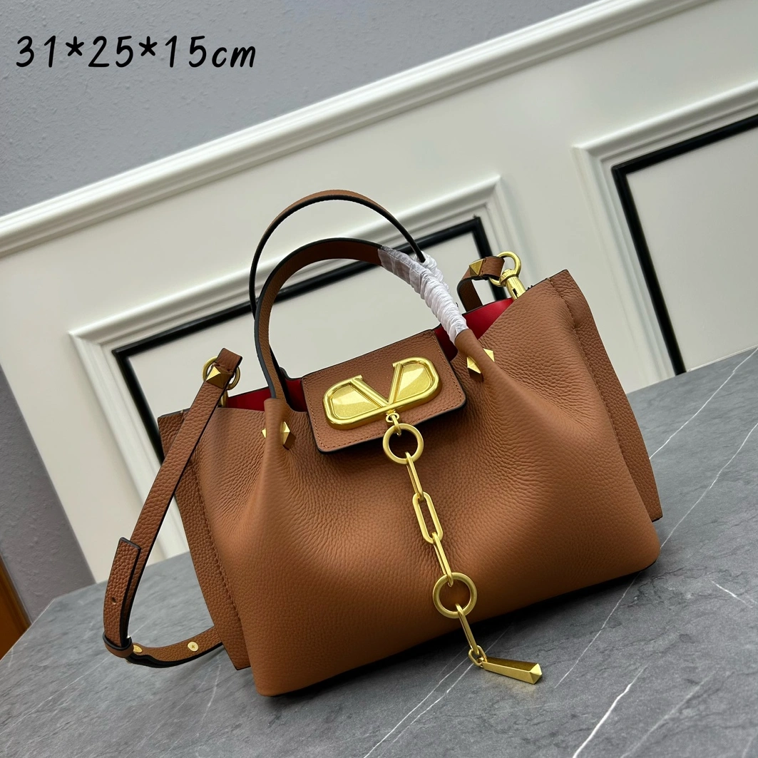 Valentino AAA Quality Handbags For Women StreetReady 7138
