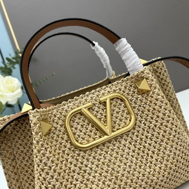 Valentino AAA Quality Handbags For Women StreetReady 7708