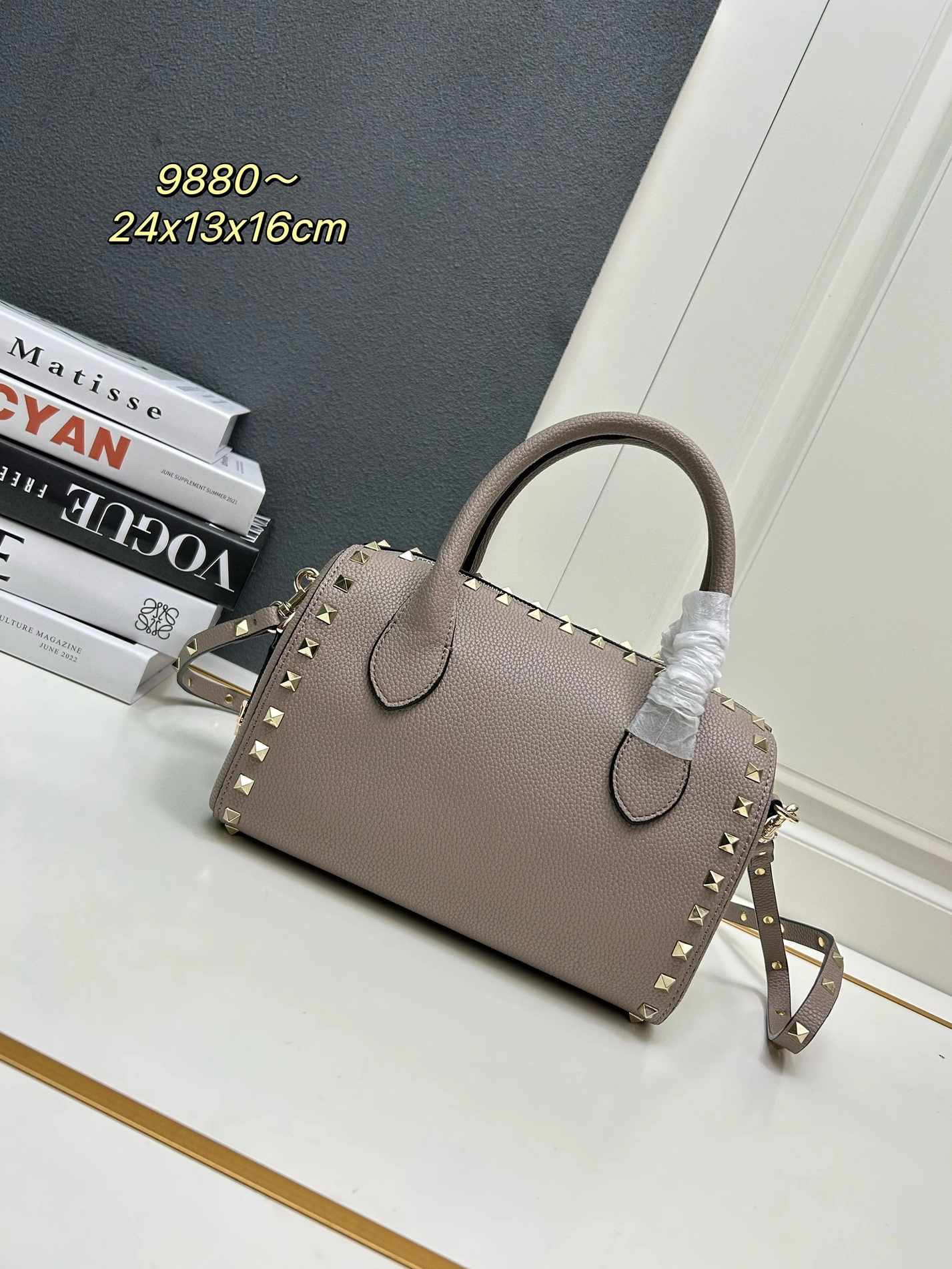 Valentino AAA Quality Handbags For Women Timeless 410