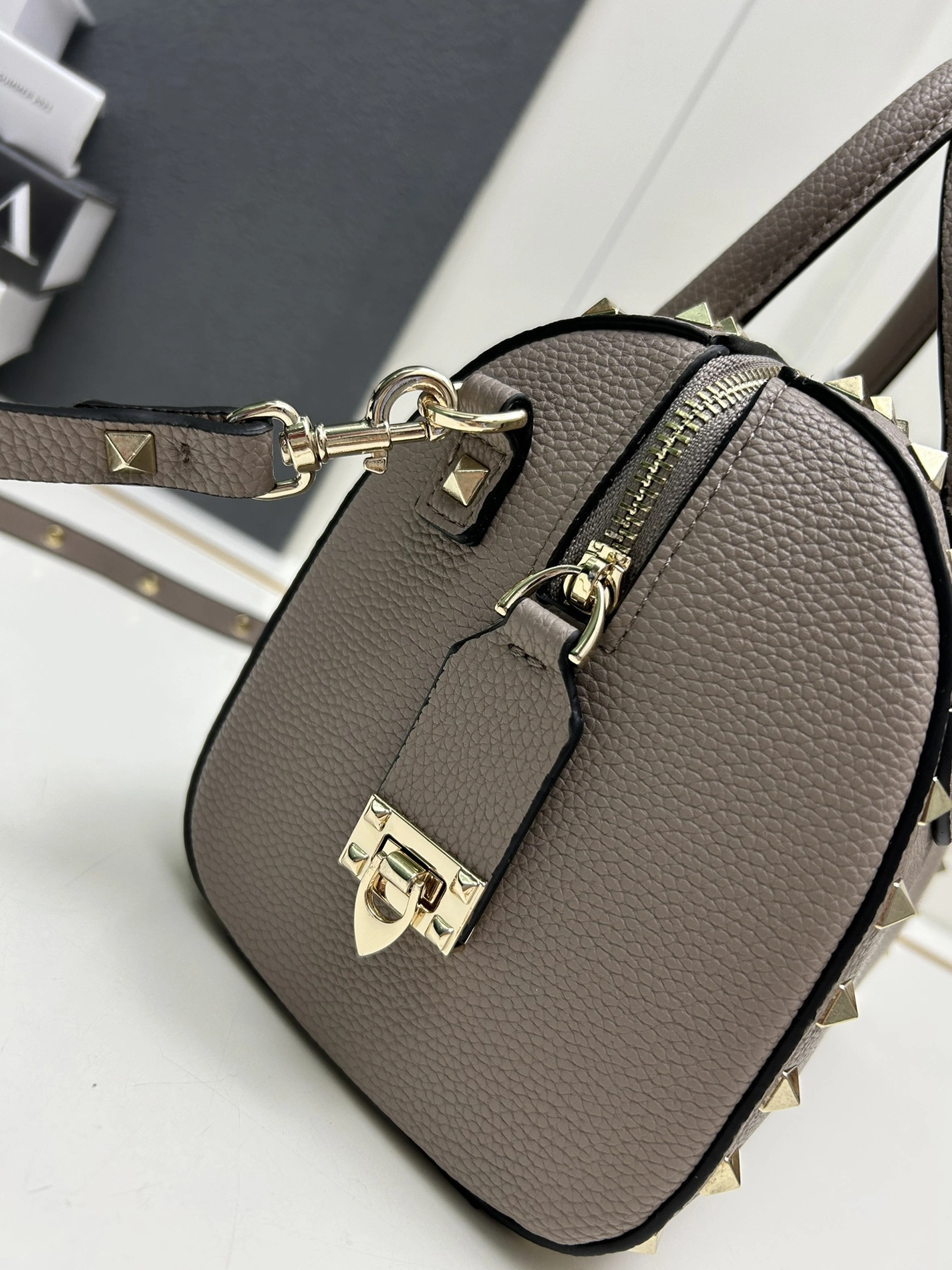 Valentino AAA Quality Handbags For Women Timeless 410