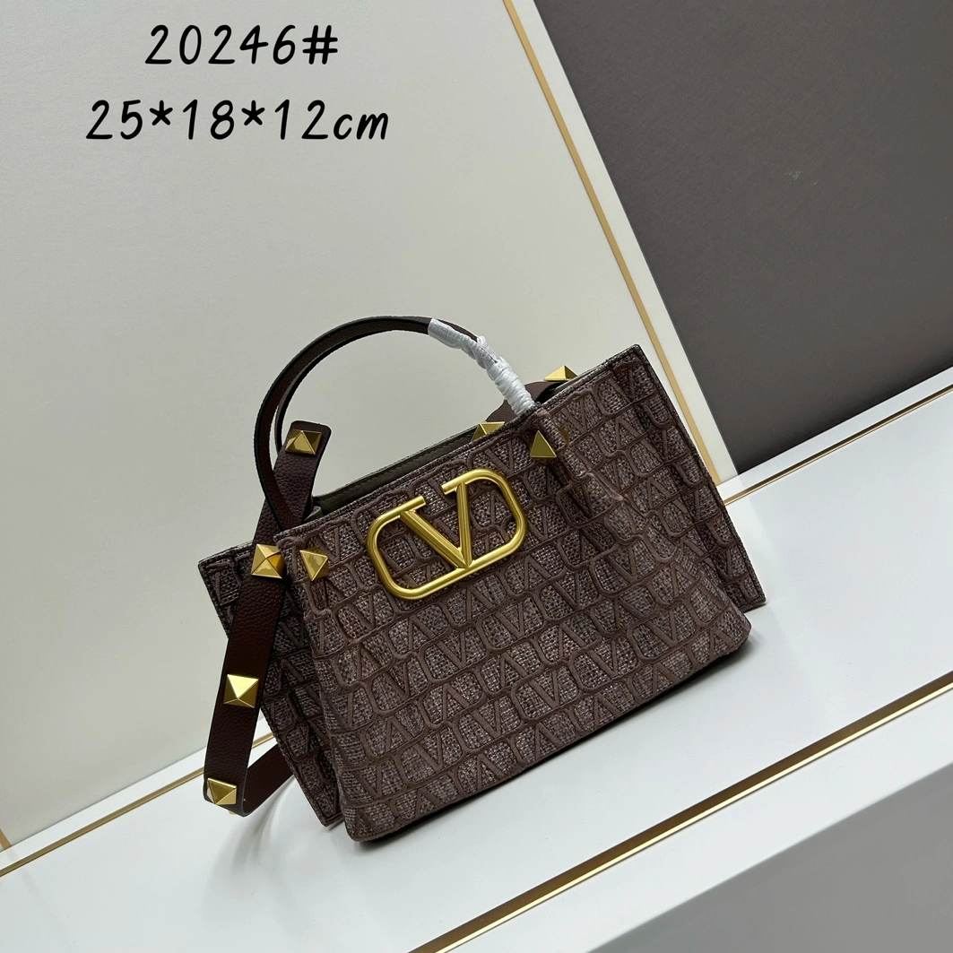 Valentino AAA Quality Handbags For Women Trendy 915