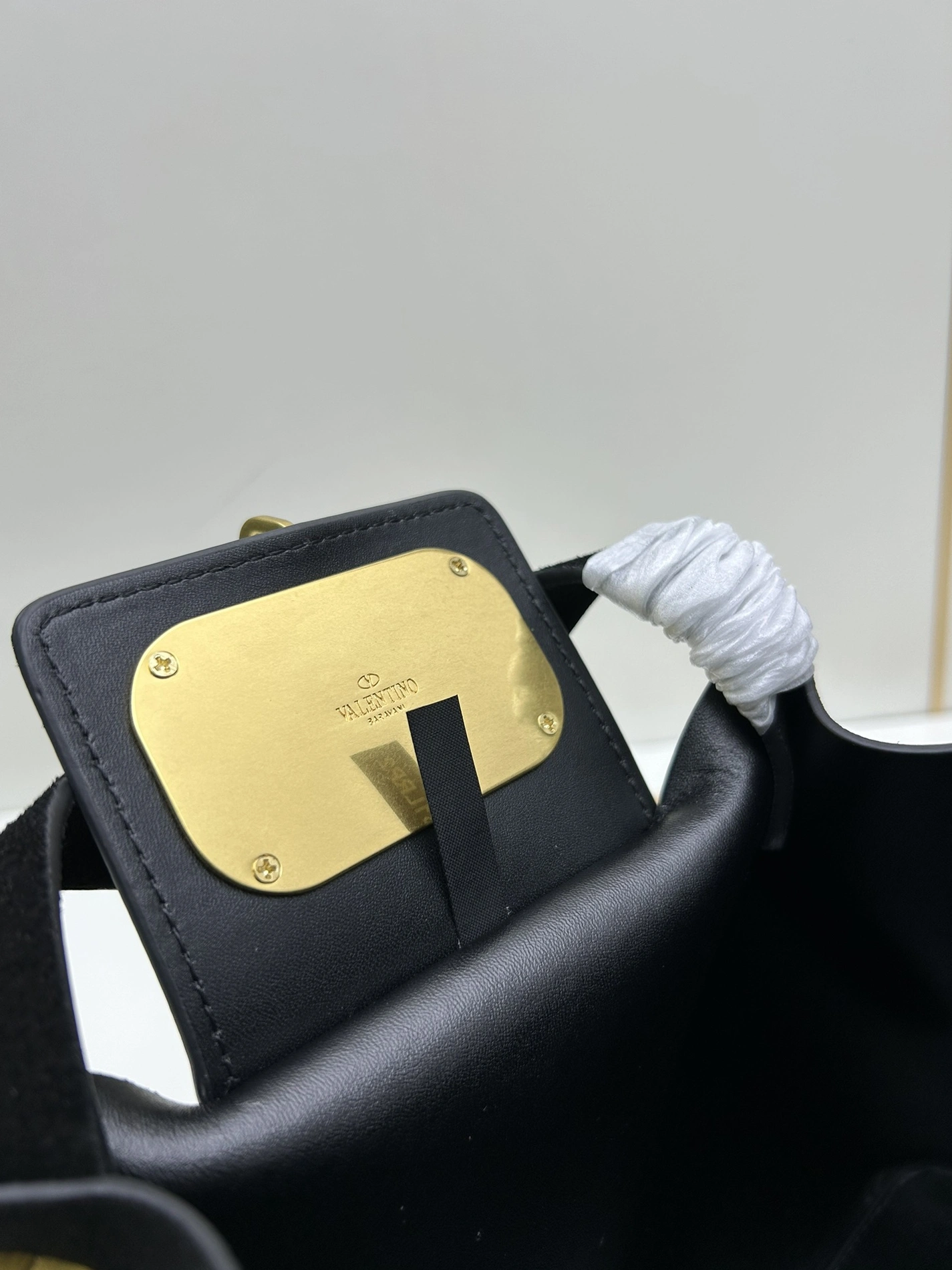 Valentino AAA Quality Handbags For Women Versatile 333