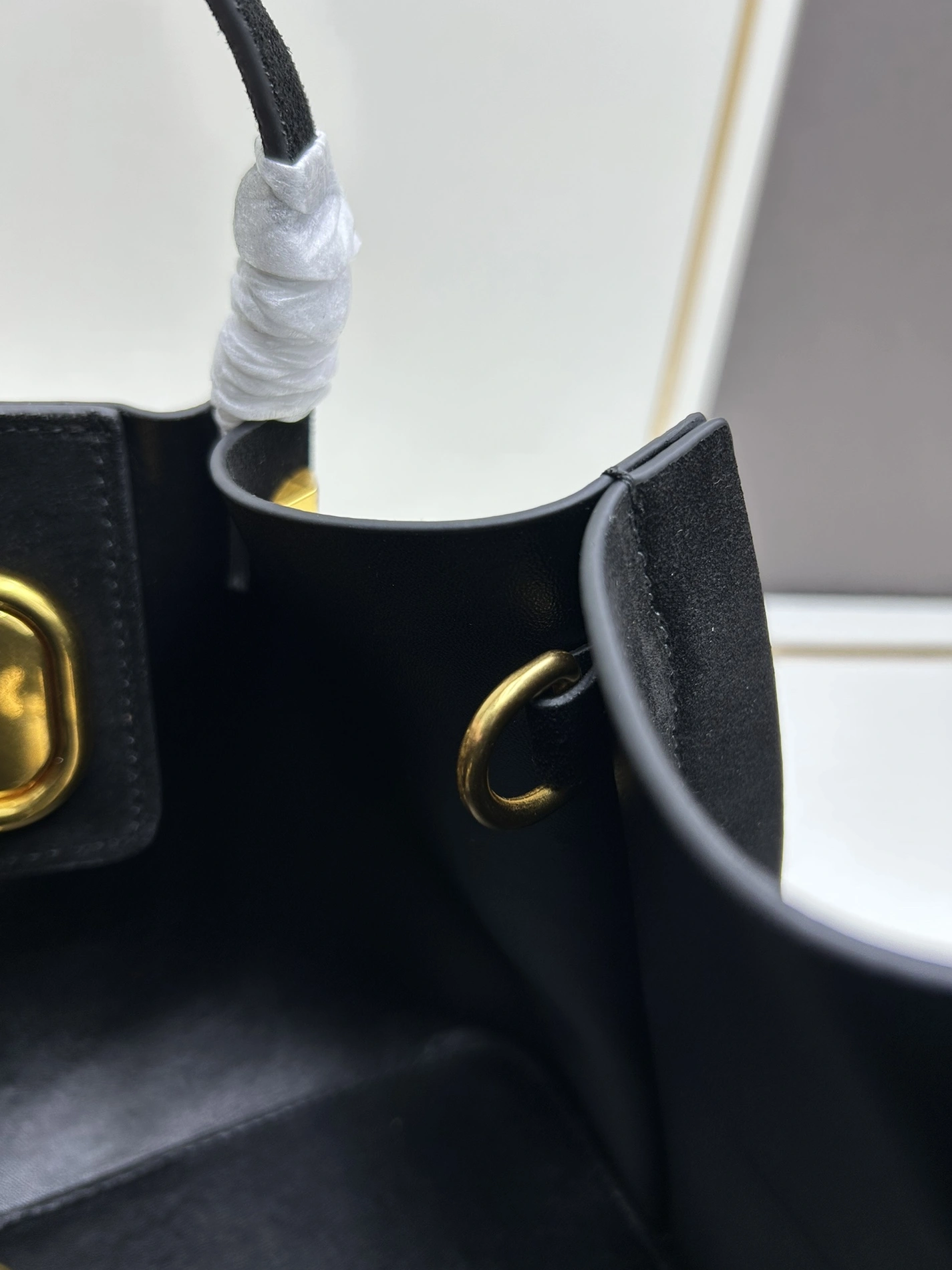 Valentino AAA Quality Handbags For Women Versatile 333
