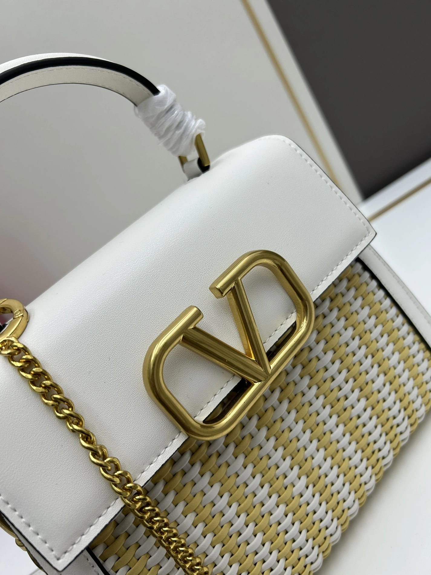 Valentino AAA Quality Handbags For Women WellDesigned 5573