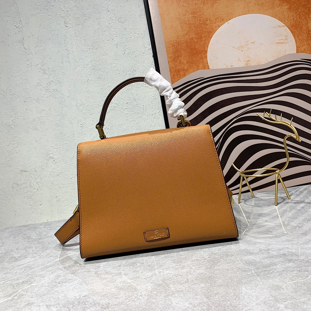Valentino AAA Quality Handbags For Women WellDesigned 7974