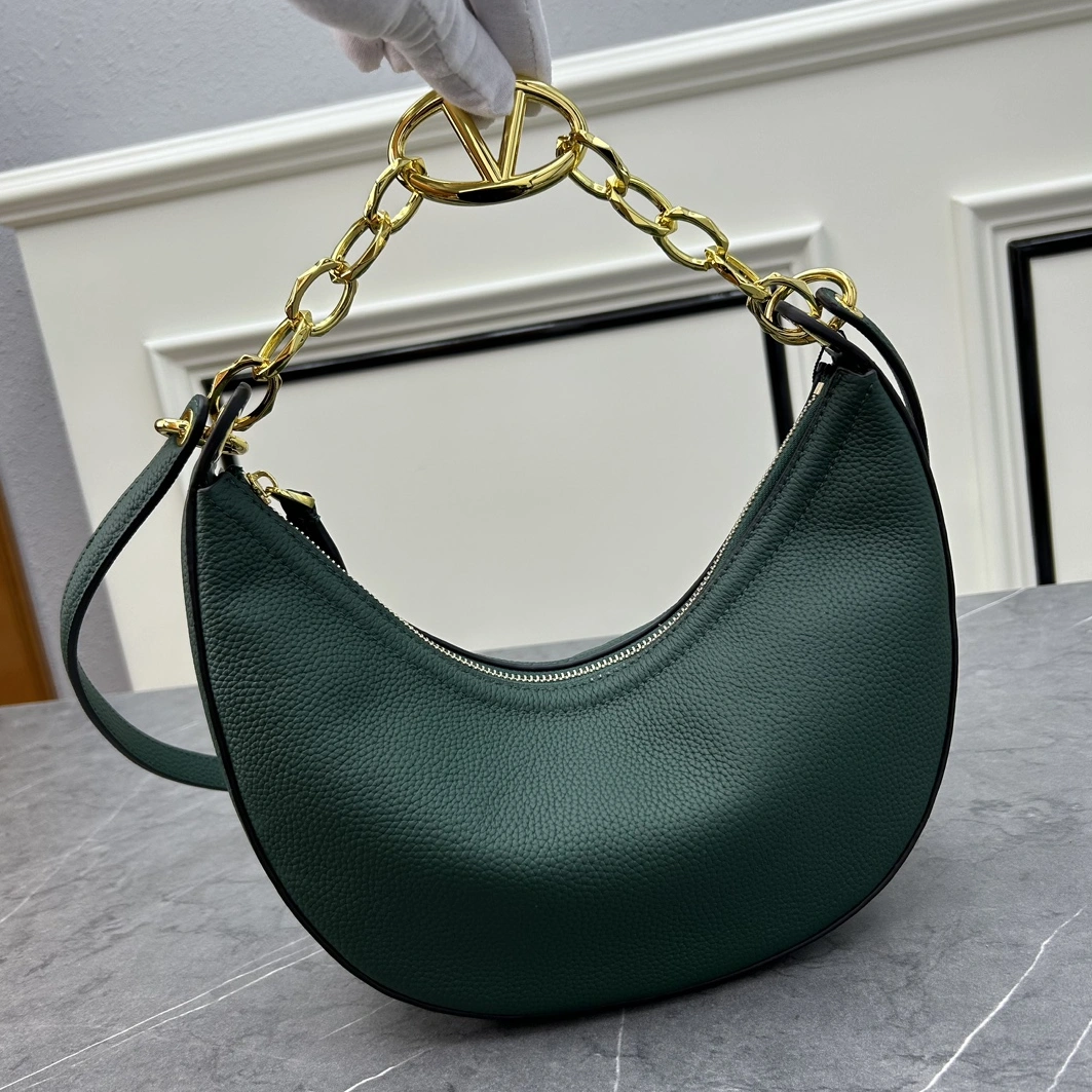 Valentino AAA Quality Messenger Bags For Women AllSeason 5993