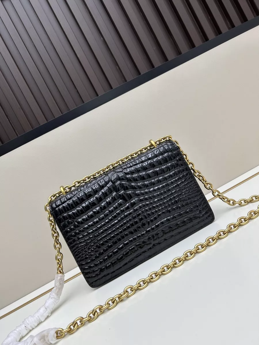 Valentino AAA Quality Messenger Bags For Women Bold 7989