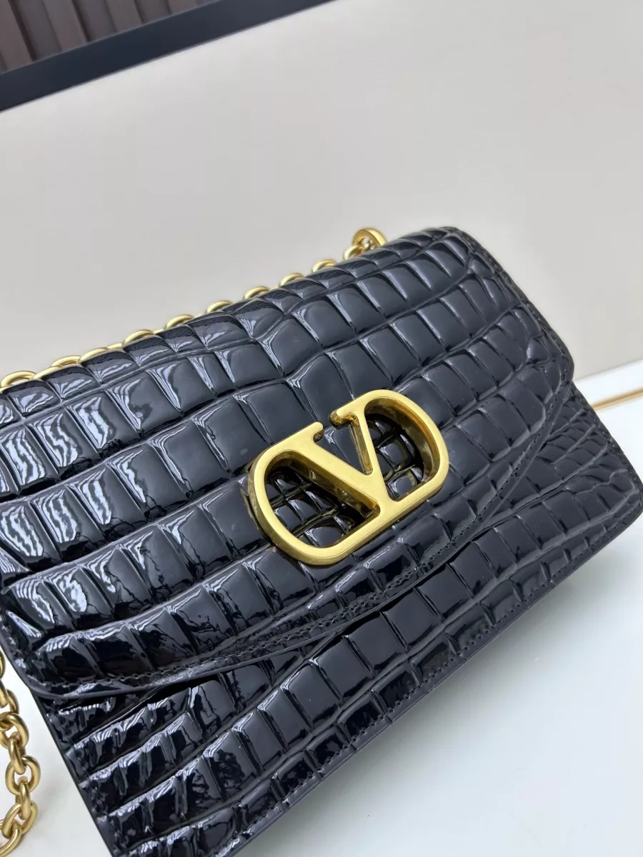 Valentino AAA Quality Messenger Bags For Women Bold 7989