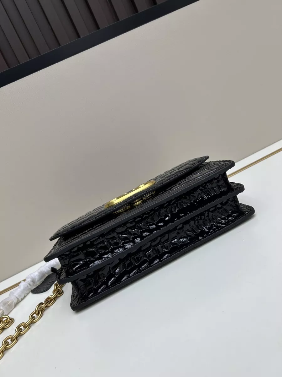 Valentino AAA Quality Messenger Bags For Women Bold 7989