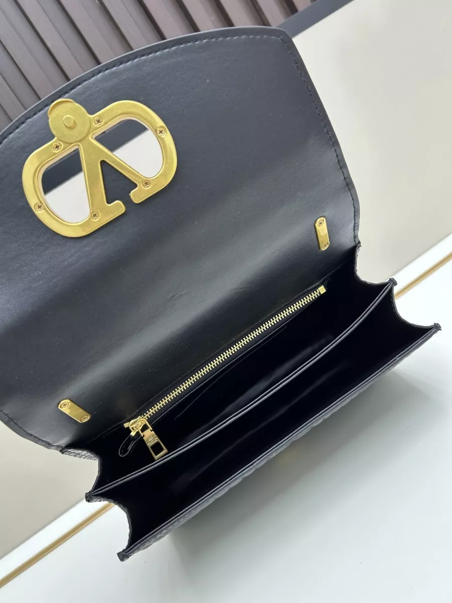 Valentino AAA Quality Messenger Bags For Women Bold 7989