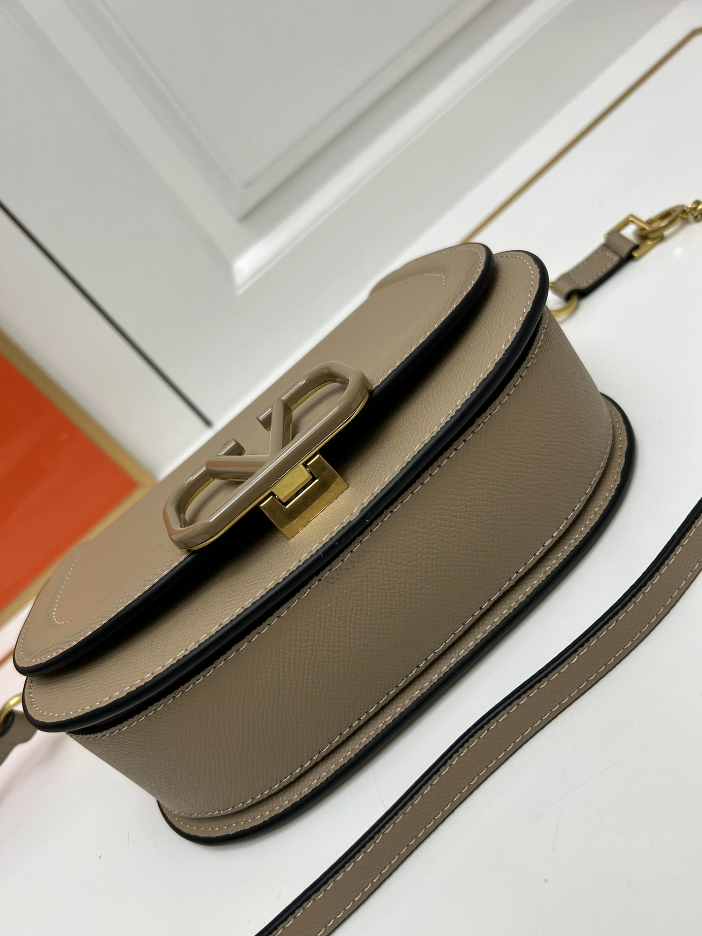 Valentino AAA Quality Messenger Bags For Women Cozy 573
