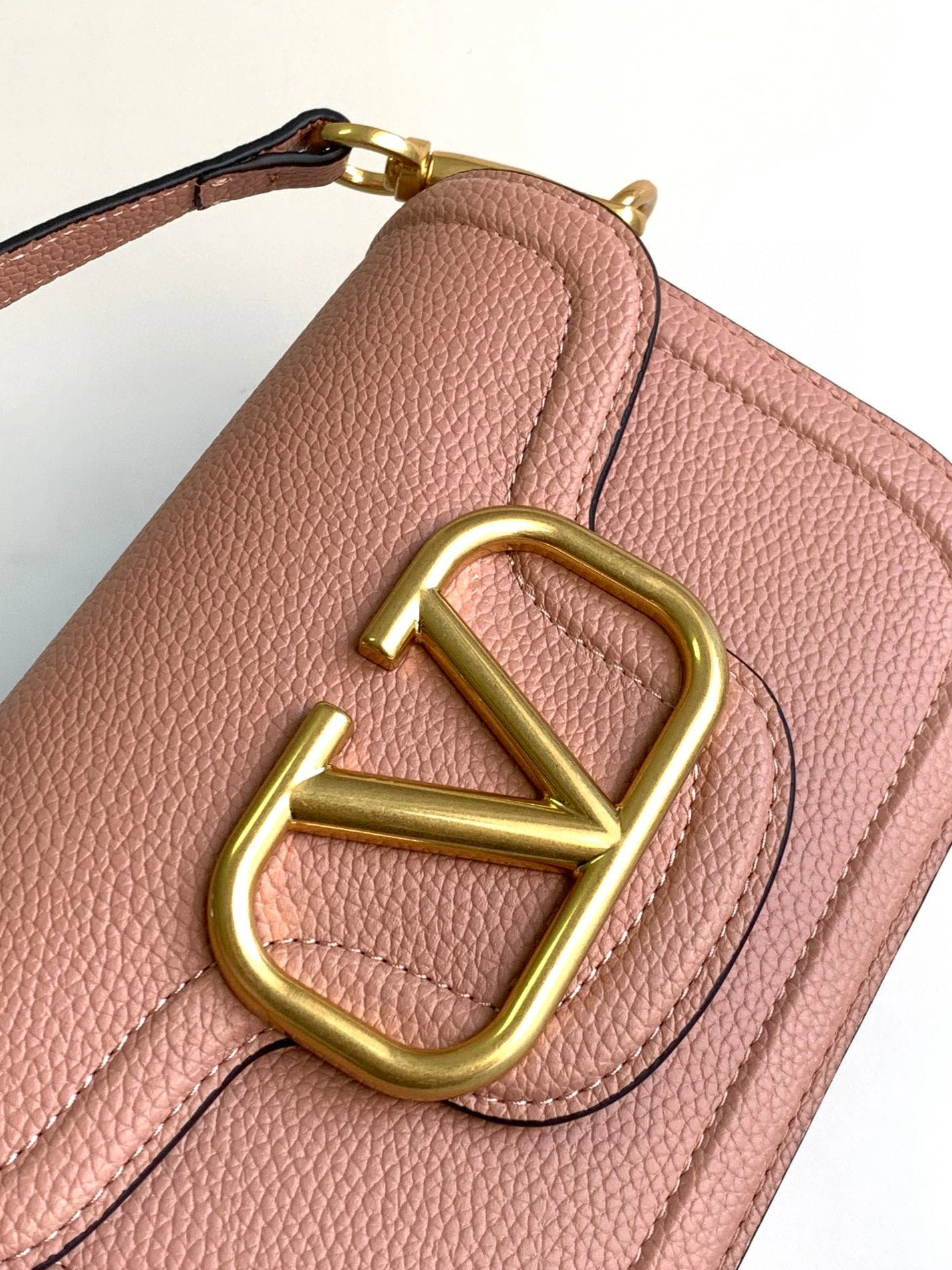 Valentino AAA Quality Messenger Bags For Women DailyWear 851