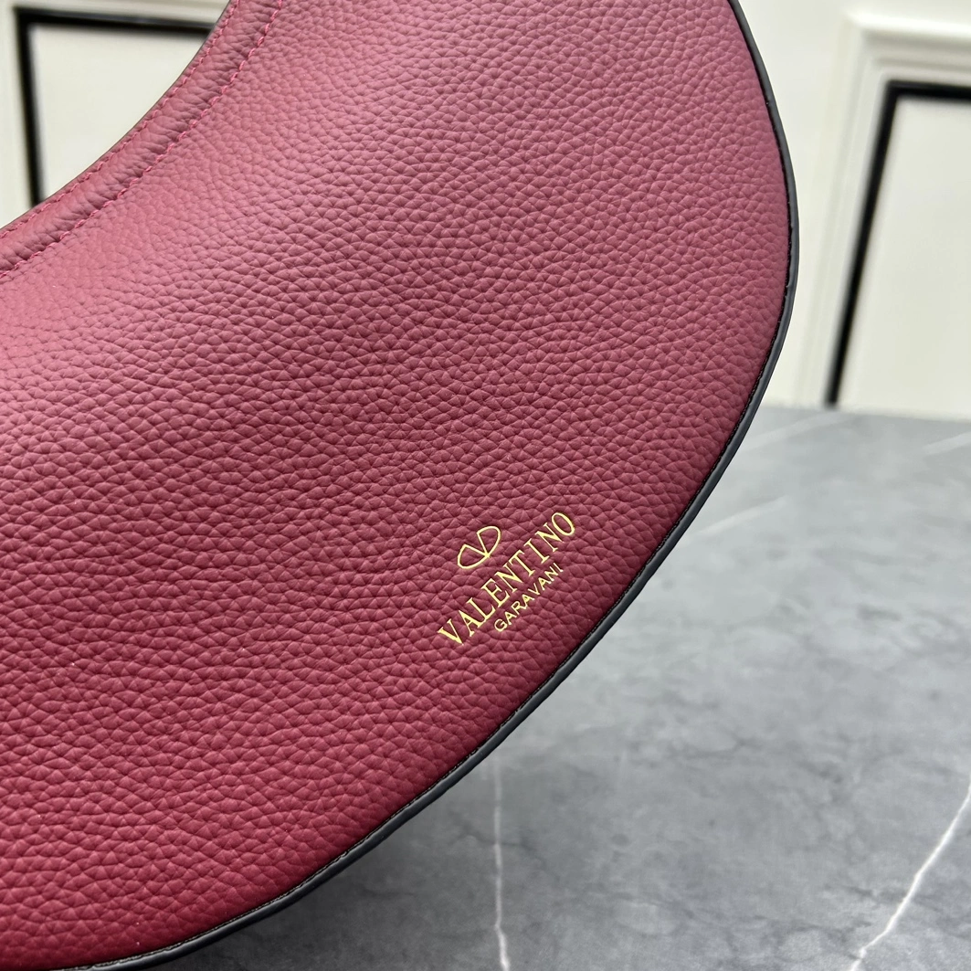 Valentino AAA Quality Messenger Bags For Women Durable 2434