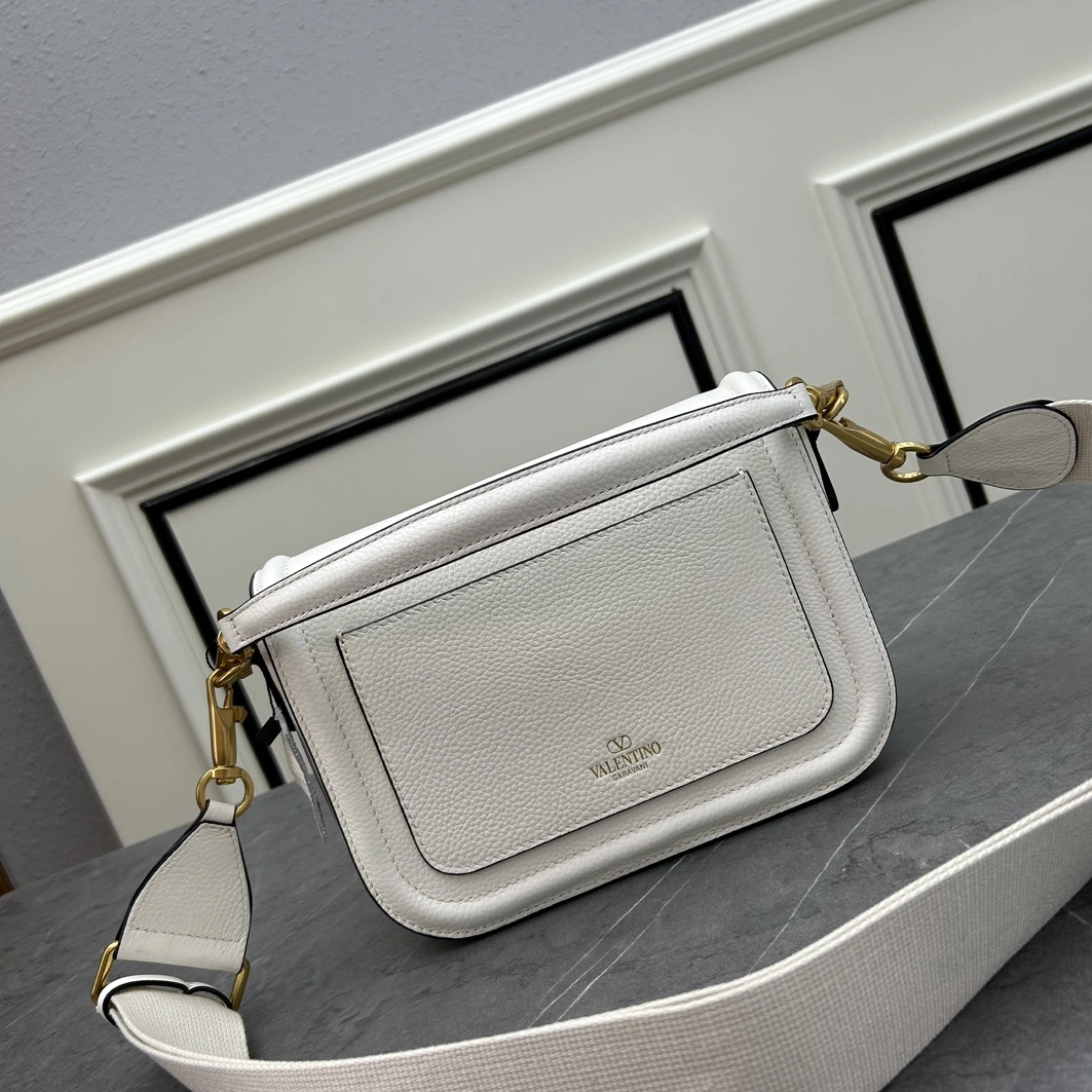 Valentino AAA Quality Messenger Bags For Women EasyMatch 552