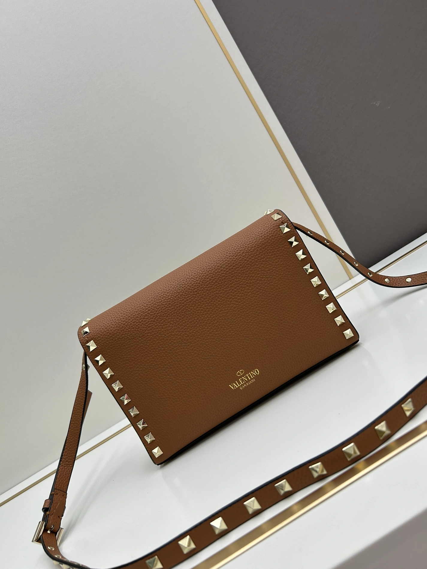 Valentino AAA Quality Messenger Bags For Women Elegant 1725