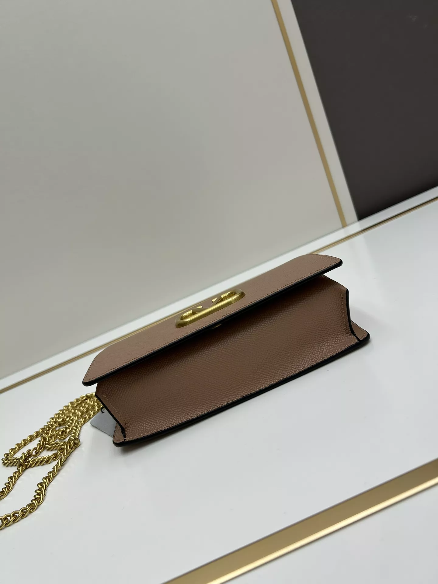 Valentino AAA Quality Messenger Bags For Women EyeCatching 3359