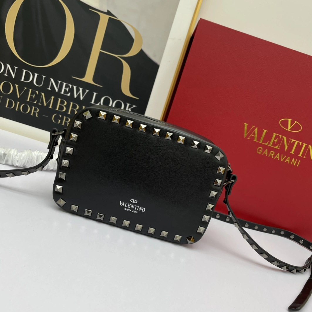 Valentino AAA Quality Messenger Bags For Women Fashionable 5827