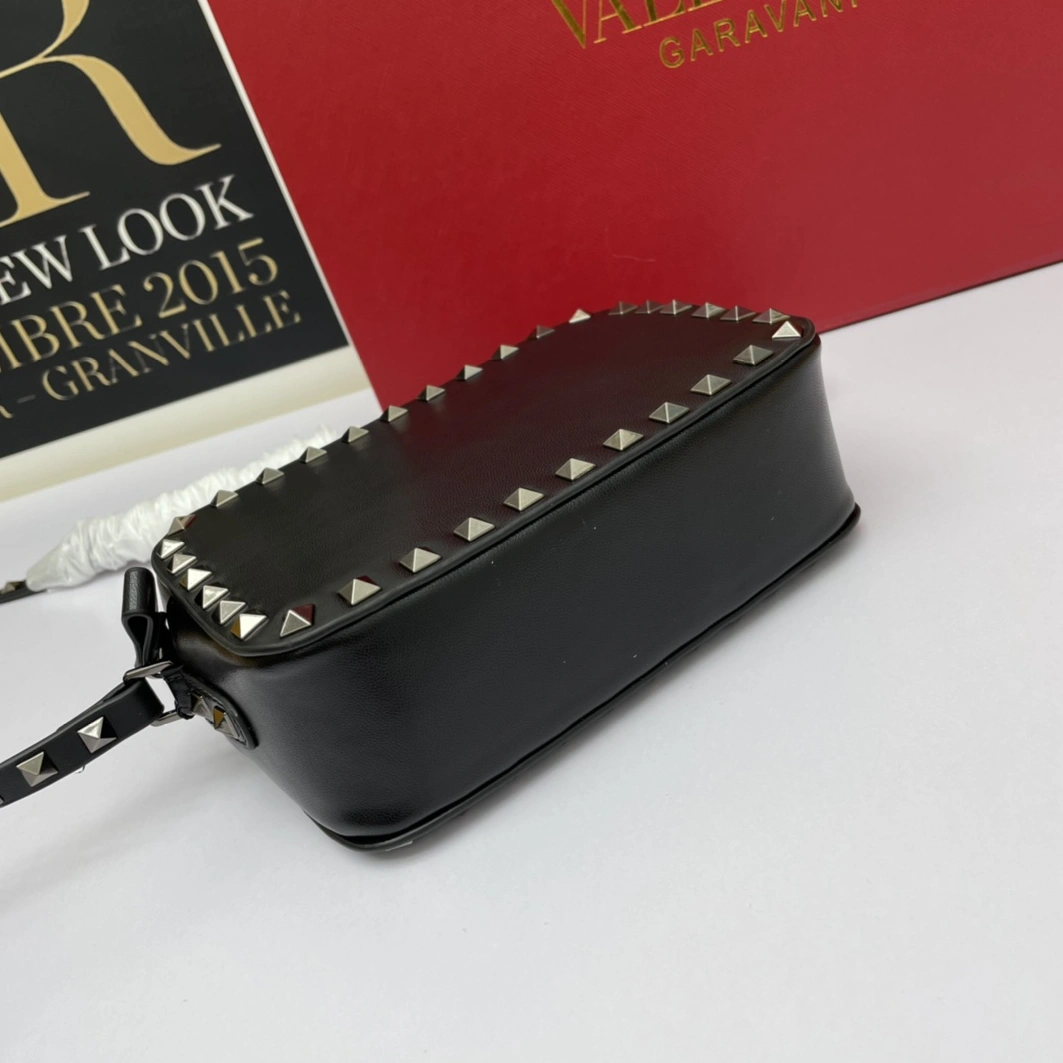 Valentino AAA Quality Messenger Bags For Women Fashionable 5827