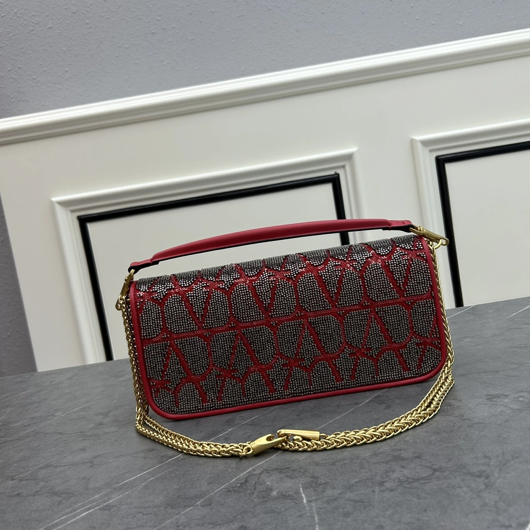 Valentino AAA Quality Messenger Bags For Women Fashionable 8179