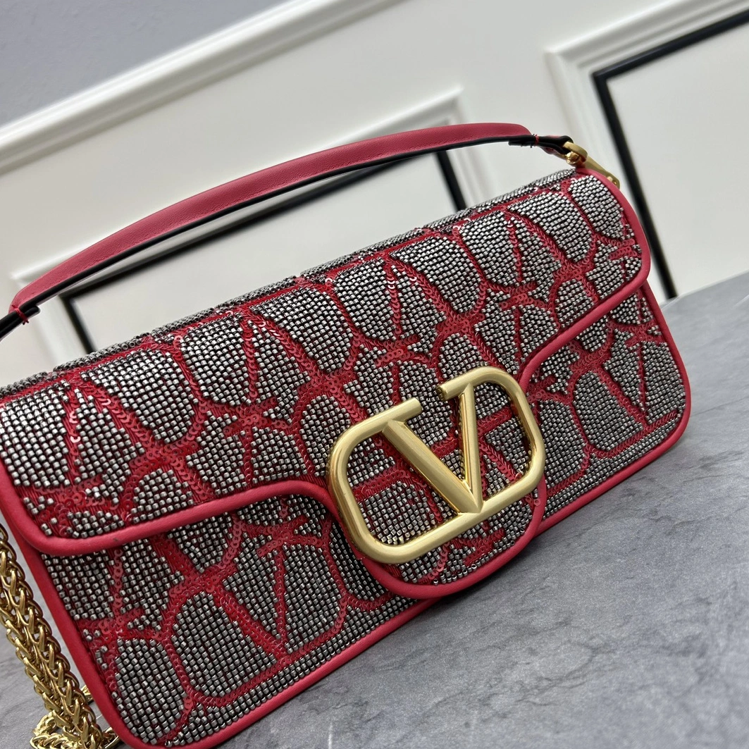 Valentino AAA Quality Messenger Bags For Women Fashionable 8179