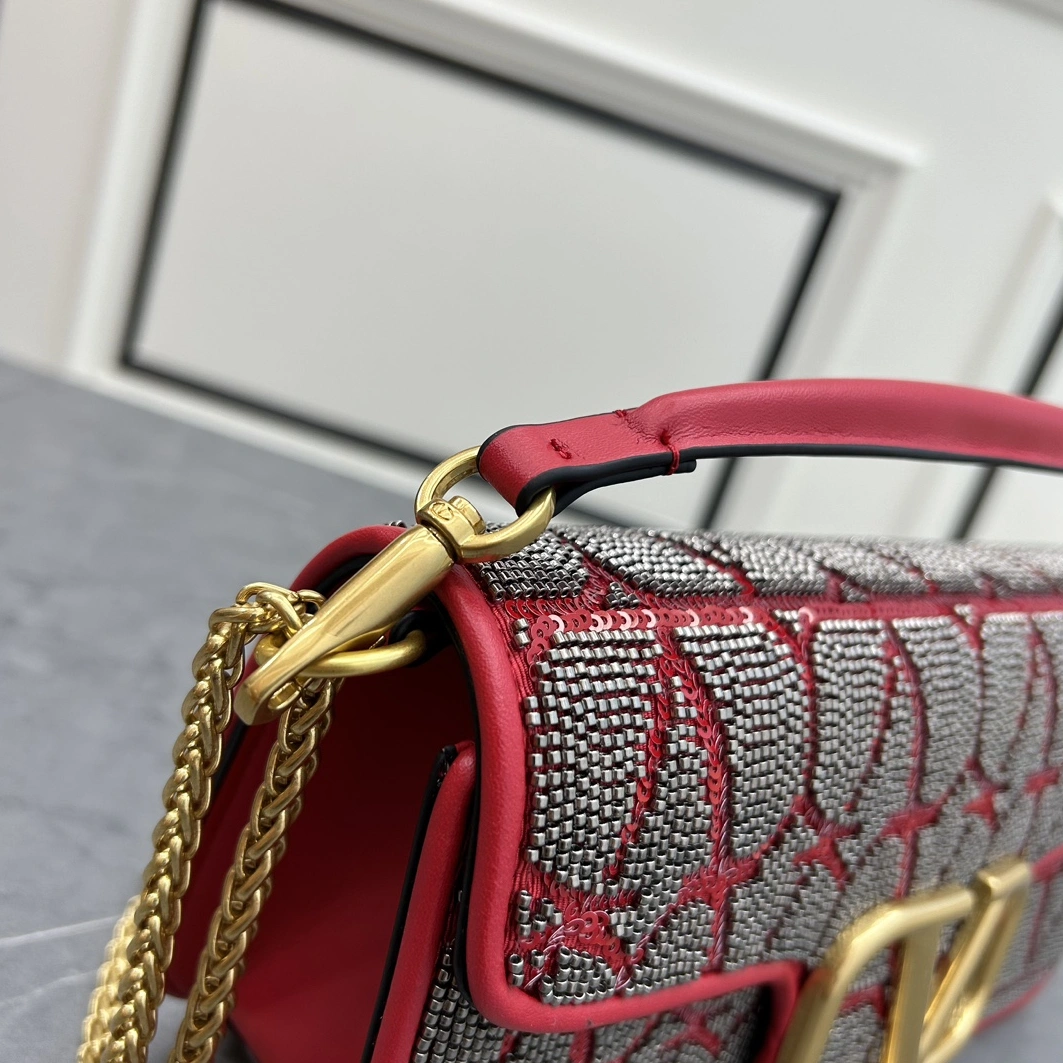 Valentino AAA Quality Messenger Bags For Women Fashionable 8179