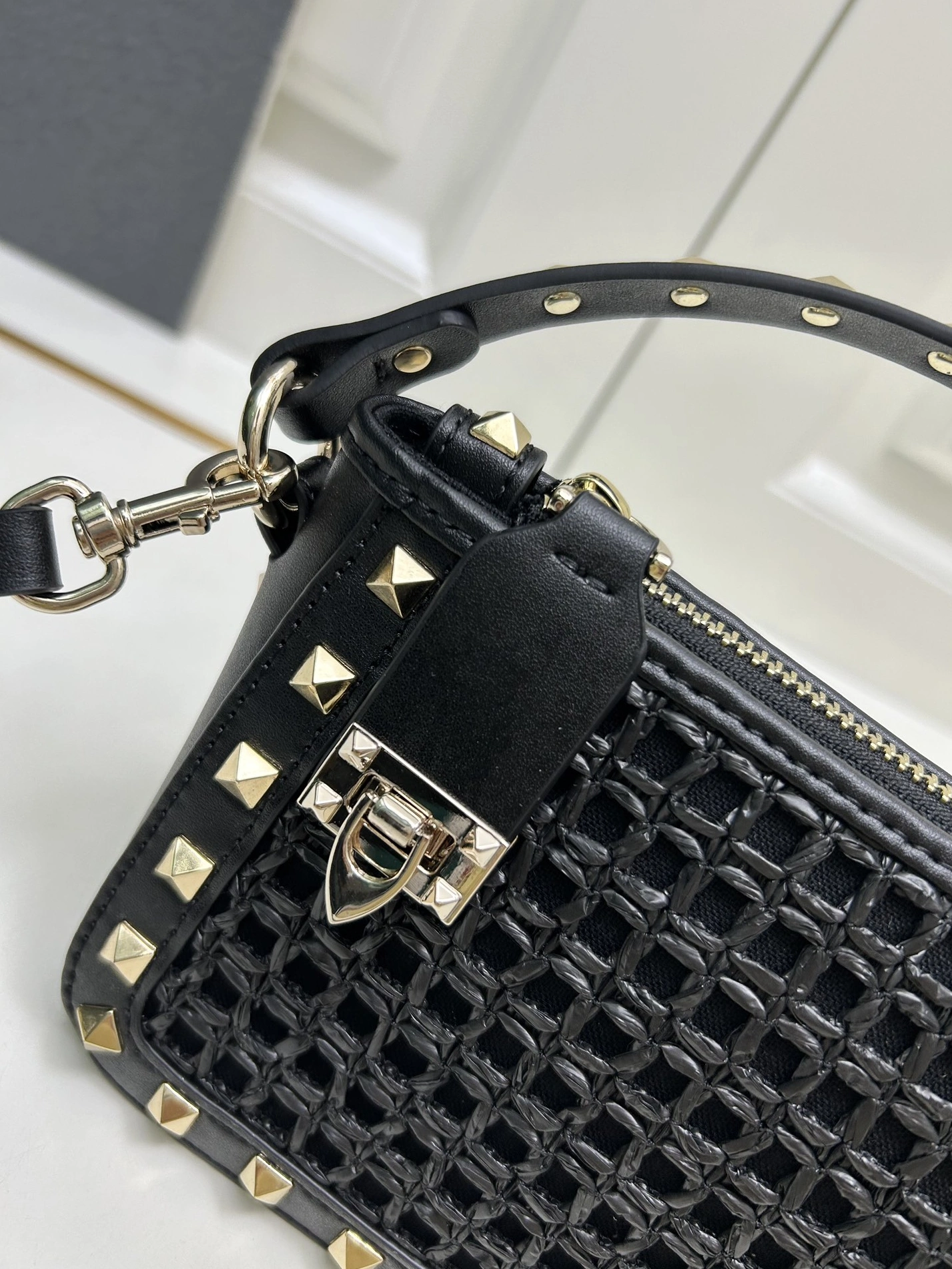 Valentino AAA Quality Messenger Bags For Women Flexible 2554