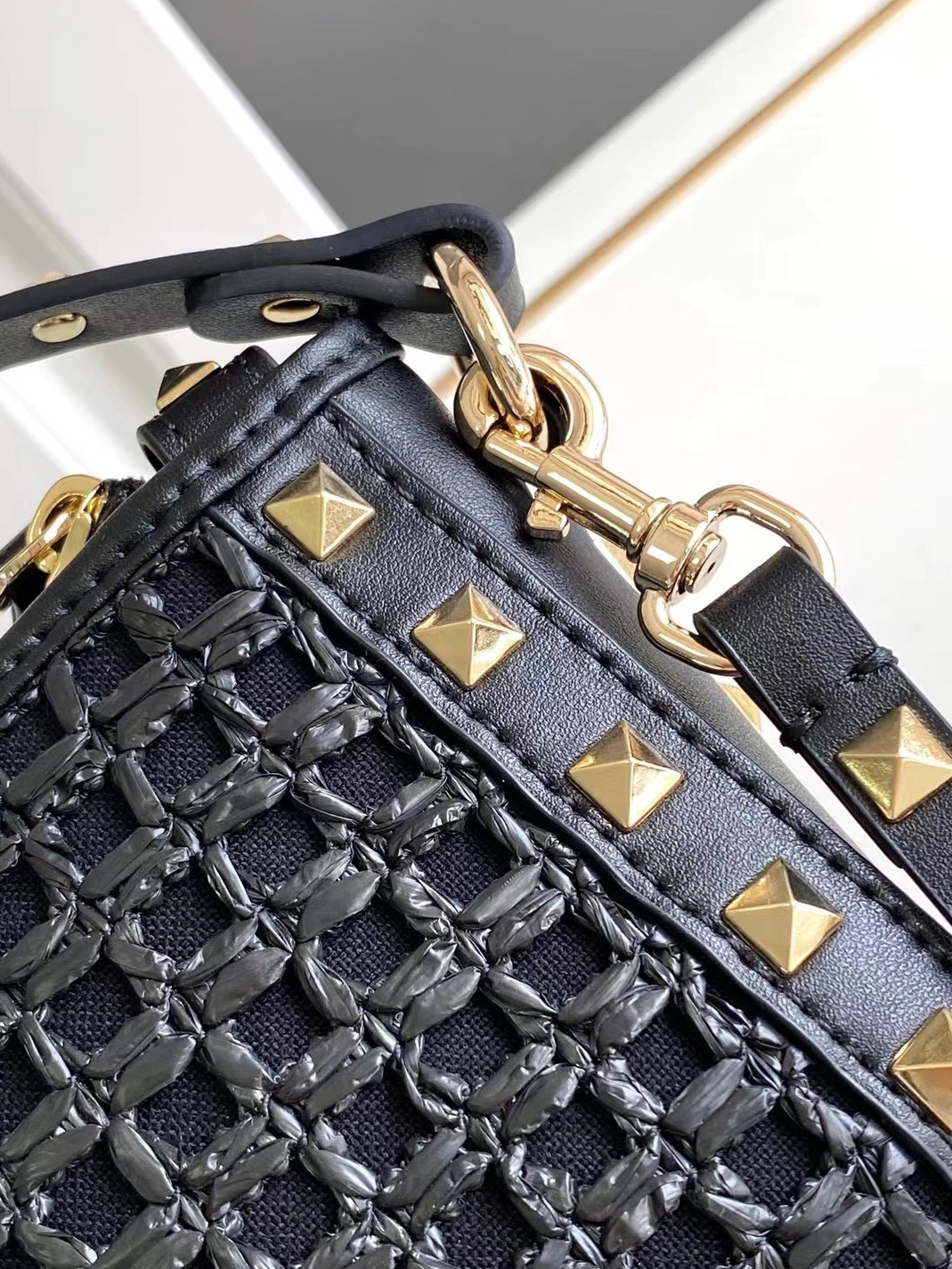 Valentino AAA Quality Messenger Bags For Women Flexible 2554
