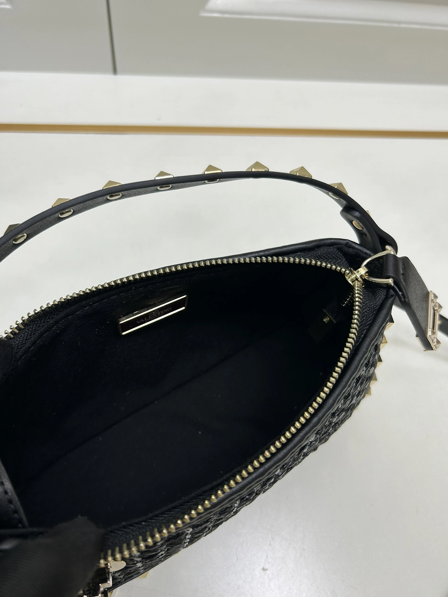 Valentino AAA Quality Messenger Bags For Women Flexible 2554