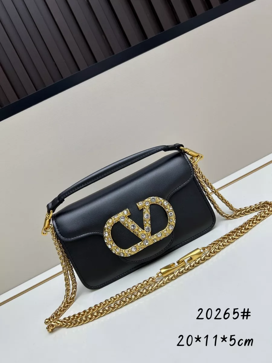 Valentino AAA Quality Messenger Bags For Women Flexible 5760