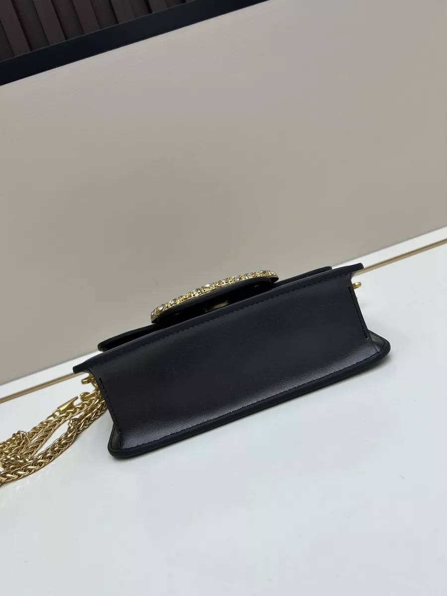 Valentino AAA Quality Messenger Bags For Women Flexible 5760