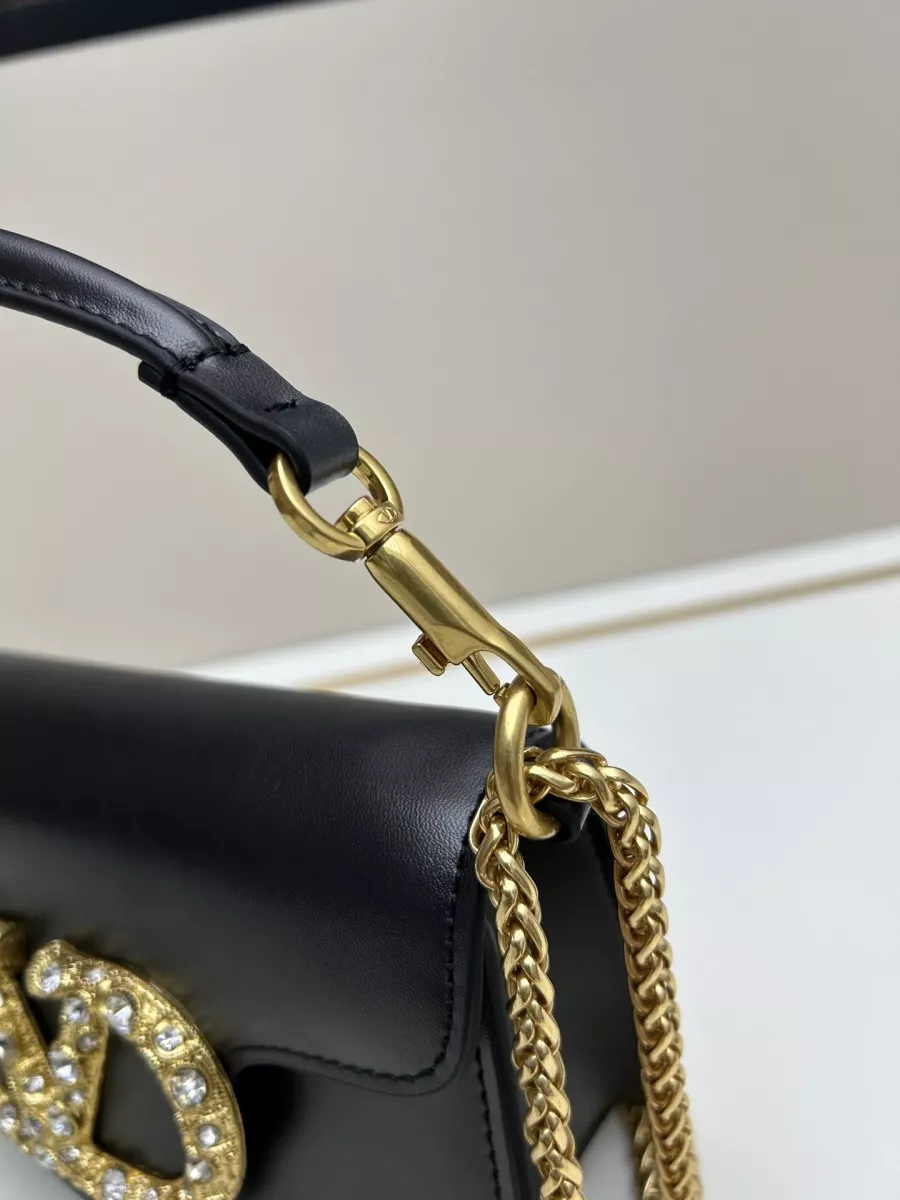 Valentino AAA Quality Messenger Bags For Women Flexible 5760