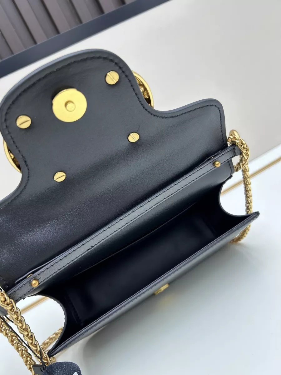Valentino AAA Quality Messenger Bags For Women Flexible 5760