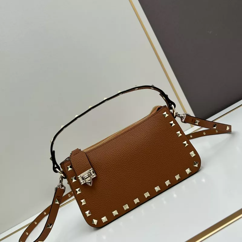 Valentino AAA Quality Messenger Bags For Women Lightweight 4622