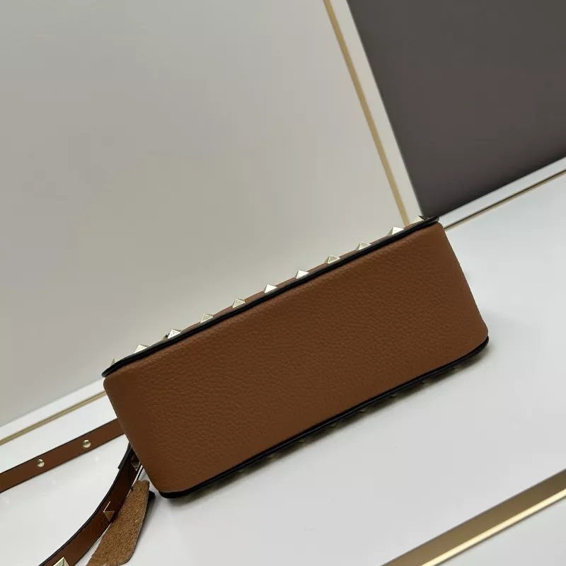 Valentino AAA Quality Messenger Bags For Women Lightweight 4622