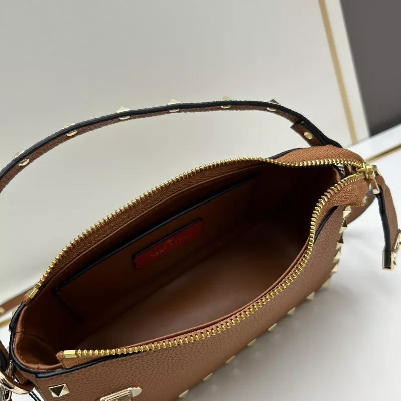 Valentino AAA Quality Messenger Bags For Women Lightweight 4622