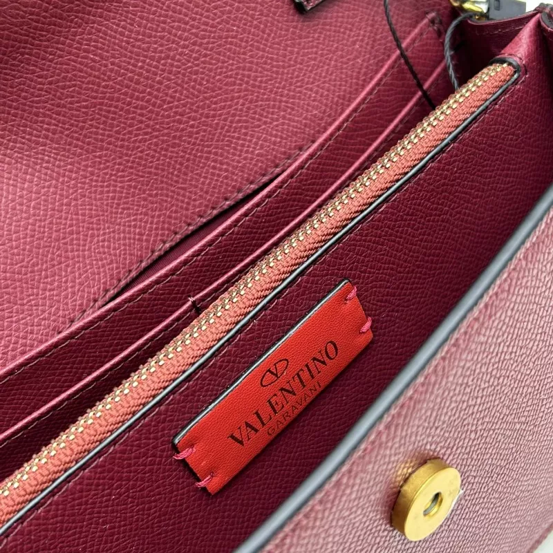 Valentino AAA Quality Messenger Bags For Women Lightweight 6282