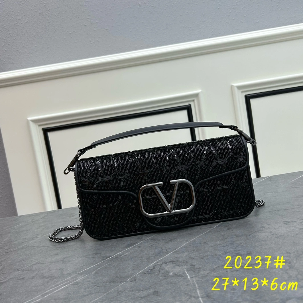 Valentino AAA Quality Messenger Bags For Women Lightweight 744