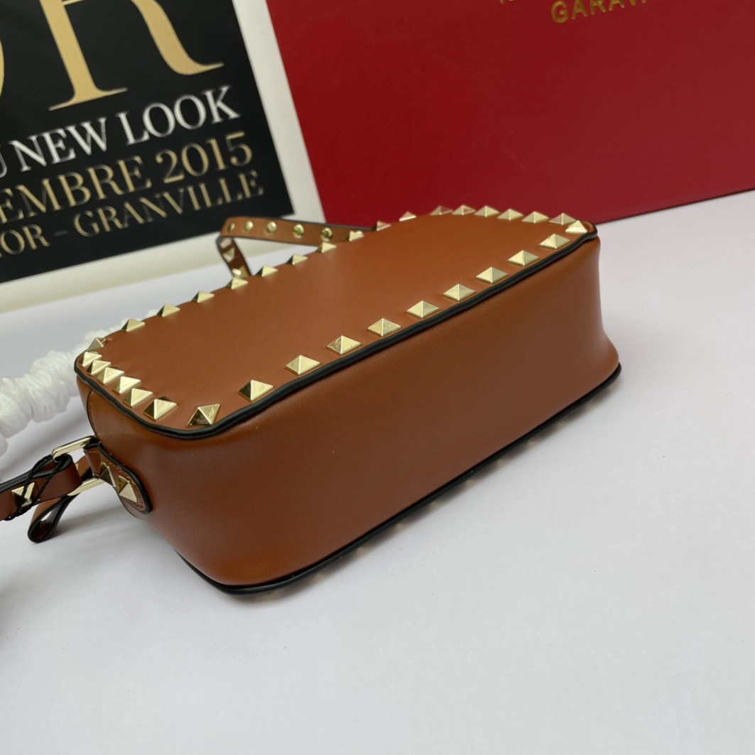 Valentino AAA Quality Messenger Bags For Women Minimalist 1333