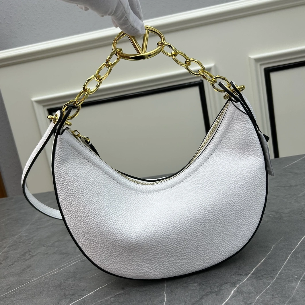Valentino AAA Quality Messenger Bags For Women Minimalist 7162