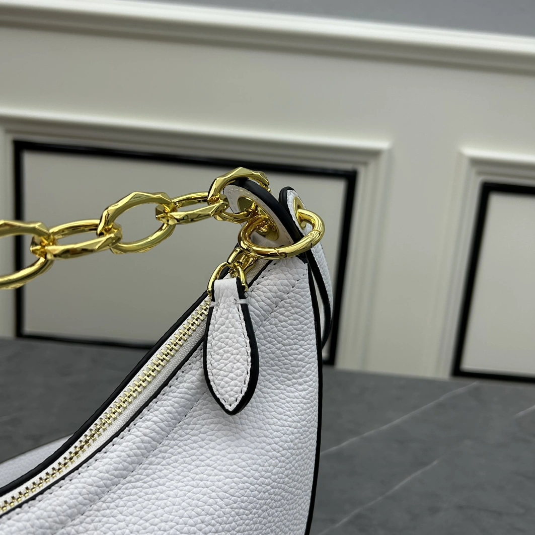 Valentino AAA Quality Messenger Bags For Women Minimalist 7162