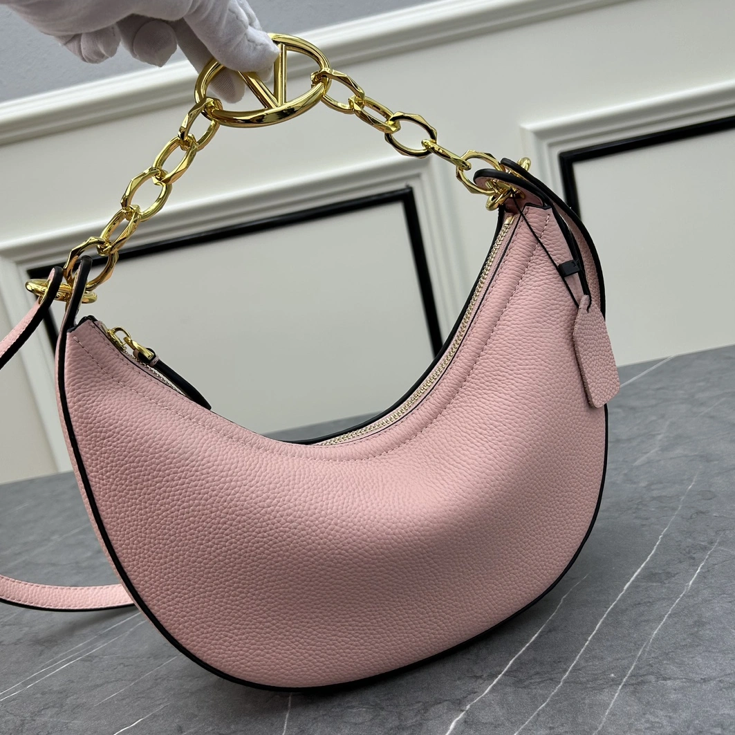 Valentino AAA Quality Messenger Bags For Women ModernLook 6677
