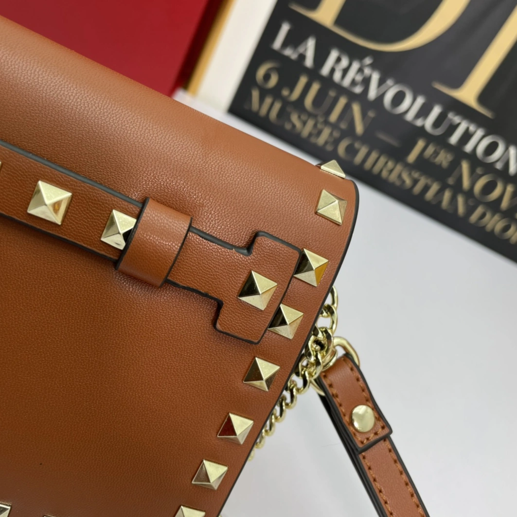 Valentino AAA Quality Messenger Bags For Women Refined 5080