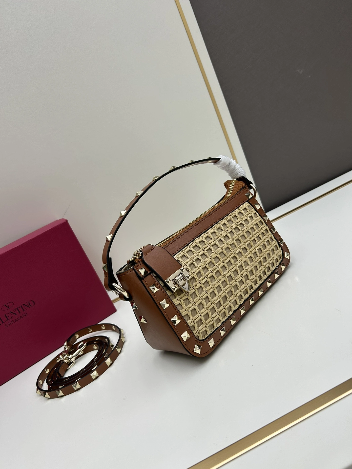 Valentino AAA Quality Messenger Bags For Women Resilient 1809