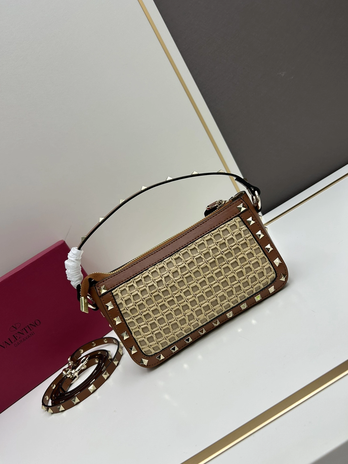 Valentino AAA Quality Messenger Bags For Women Resilient 1809
